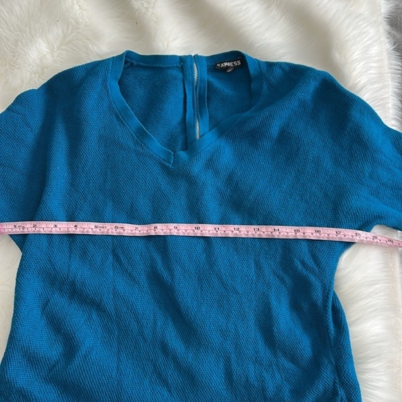 Express zipper back sweater - Picture 4 of 5